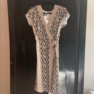 Joie wrap dress snake print Brand new!